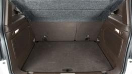 Jeep Renegade Limited (2015) - wersja europejska - bagażnik