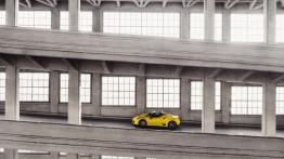 Alfa Romeo 4C Spider (2016) - wersja amerykańska - lewy bok