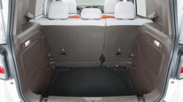 Jeep Renegade Limited (2015) - wersja europejska - bagażnik