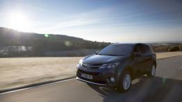 Toyota RAV4 IV - wersja europejska - widok z przodu