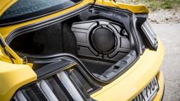 Ford Mustang VI Coupe EcoBoost (2015) - wersja europejska - bagażnik - inne ujęcie