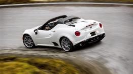 Alfa Romeo 4C Spider (2016) - wersja amerykańska - widok z tyłu
