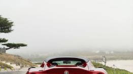 Alfa Romeo 4C Spider Rosso (2016) - wersja amerykańska - tył - inne ujęcie