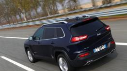 Jeep Cherokee KL (2014) Limited - wersja europejska - widok z tyłu