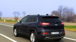Jeep Cherokee KL (2014) Limited - wersja europejska - widok z tyłu