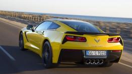 Chevrolet Corvette C7 Stingray Coupe (2014) - wersja europejska - widok z tyłu