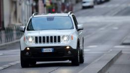 Jeep Renegade Limited (2015) - wersja europejska - widok z przodu