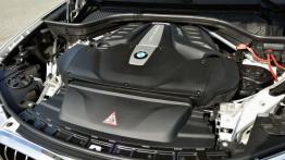 BMW X5 III (2014) xDrive50i - wersja amerykańska - maska otwarta
