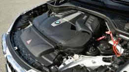 BMW X5 III (2014) xDrive50i - wersja amerykańska - maska otwarta