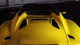 Alfa Romeo 4C Spider (2016) - wersja amerykańska - pokrywa silnika zamknięta