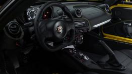 Alfa Romeo 4C Spider (2016) - wersja amerykańska - pełny panel przedni