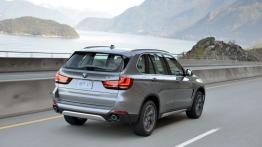 BMW X5 III (2014) xDrive30d - wersja amerykańska - widok z tyłu