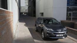 Toyota RAV4 IV - wersja europejska - widok z przodu