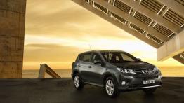 Toyota RAV4 IV - wersja europejska - widok z przodu