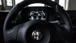 Alfa Romeo 4C Spider (2016) - wersja amerykańska - zestaw wskaźników