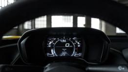 Alfa Romeo 4C Spider (2016) - wersja amerykańska - zestaw wskaźników