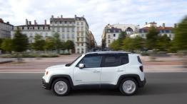 Jeep Renegade Limited (2015) - wersja europejska - lewy bok