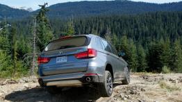 BMW X5 III (2014) xDrive30d - wersja amerykańska - widok z tyłu