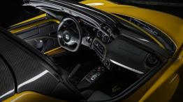 Alfa Romeo 4C Spider (2016) - wersja amerykańska - widok ogólny wnętrza z przodu