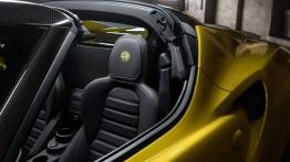 Alfa Romeo 4C Spider (2016) - wersja amerykańska - fotel kierowcy, widok z przodu