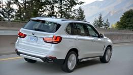 BMW X5 III (2014) xDrive50i - wersja amerykańska - widok z tyłu