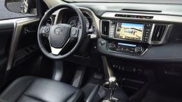 Toyota RAV4 IV - wersja europejska - kokpit