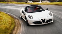 Alfa Romeo 4C Spider (2016) - wersja amerykańska - widok z przodu