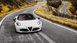 Alfa Romeo 4C Spider (2016) - wersja amerykańska - widok z przodu