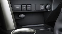 Toyota RAV4 IV - wersja europejska - konsola środkowa
