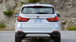 BMW X5 III (2014) xDrive50i - wersja amerykańska - widok z tyłu