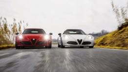 Alfa Romeo 4C Spider (2016) - wersja amerykańska - widok z przodu