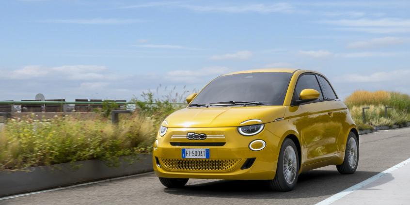 Paradoks Fiata 500 Hybrid i 117 gramów problemu. Dlaczego Stellantis hamuje produkcję mimo rynkowego sukcesu?