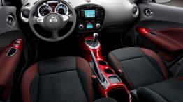 Nissan Juke - pełny panel przedni