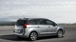 Peugeot 5008 - kolejny element odświeżonej układanki