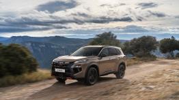 Nissan X-Trail 2026 po liftingu. Google na pokładzie i technologia "przezroczystej maski"