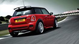 Mini Cooper John Cooper Works - widok z tyłu