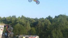 Gorące show na ... lotnisku