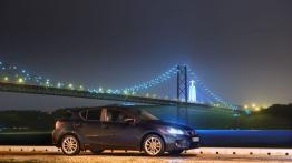 Lexus CT 200H - prawy bok