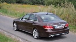 Mercedes-Benz E350 BlueTEC - wehikuł czasu dla wybrednych