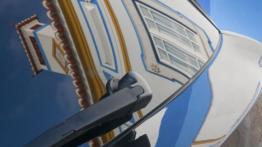 Lexus CT 200H - szyba tylna