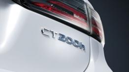 Lexus CT 200H - prawy tylny reflektor - wyłączony