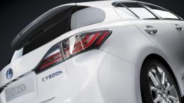 Lexus CT 200H - prawy tylny reflektor - wyłączony