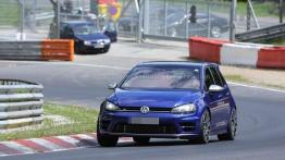 Volkswagen Golf R400 - nuklearny hot hatch