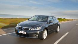 Lexus CT 200H - widok z przodu
