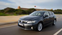 Lexus CT 200H - widok z przodu