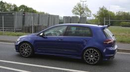 Volkswagen Golf R400 - nuklearny hot hatch