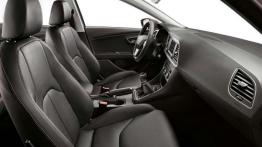 Seat Leon ST na świeżych fotografiach