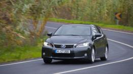 Lexus CT 200H - widok z przodu