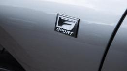 Lexus nie żartuje. To koniec konwencjonalnych silników? Nowy Lexus ES 300h i RC 300h