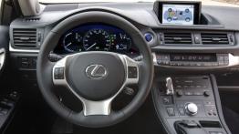 Lexus CT 200H - kokpit